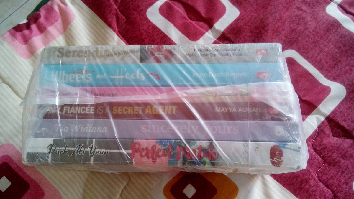 unchuss's tweet image. Finally @pengenbuku nyampe jg bukunya.. Walaupun lamaaa nungguin. Triims yaa