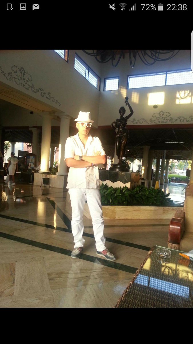 BoschEstevez's tweet photo. #ViveAhoraConElGallo teletransportandome al hall del hotel de Punta Cana https://t.co/BlLmmOdvN2