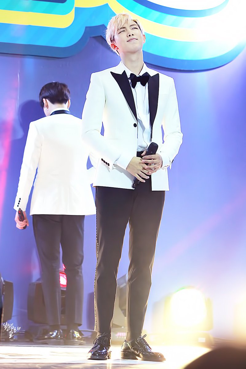 RMappreciation's tweet photo. Even more of Namjoon in the white suit https://t.co/aydog0W8t8