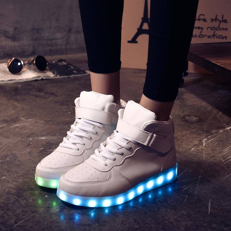 patriciaviscara's tweet photo. Now i got it MY LED shoe #LEDstreetlights #ledshoe @LEDpresents https://t.co/XYaJ0YwbrT