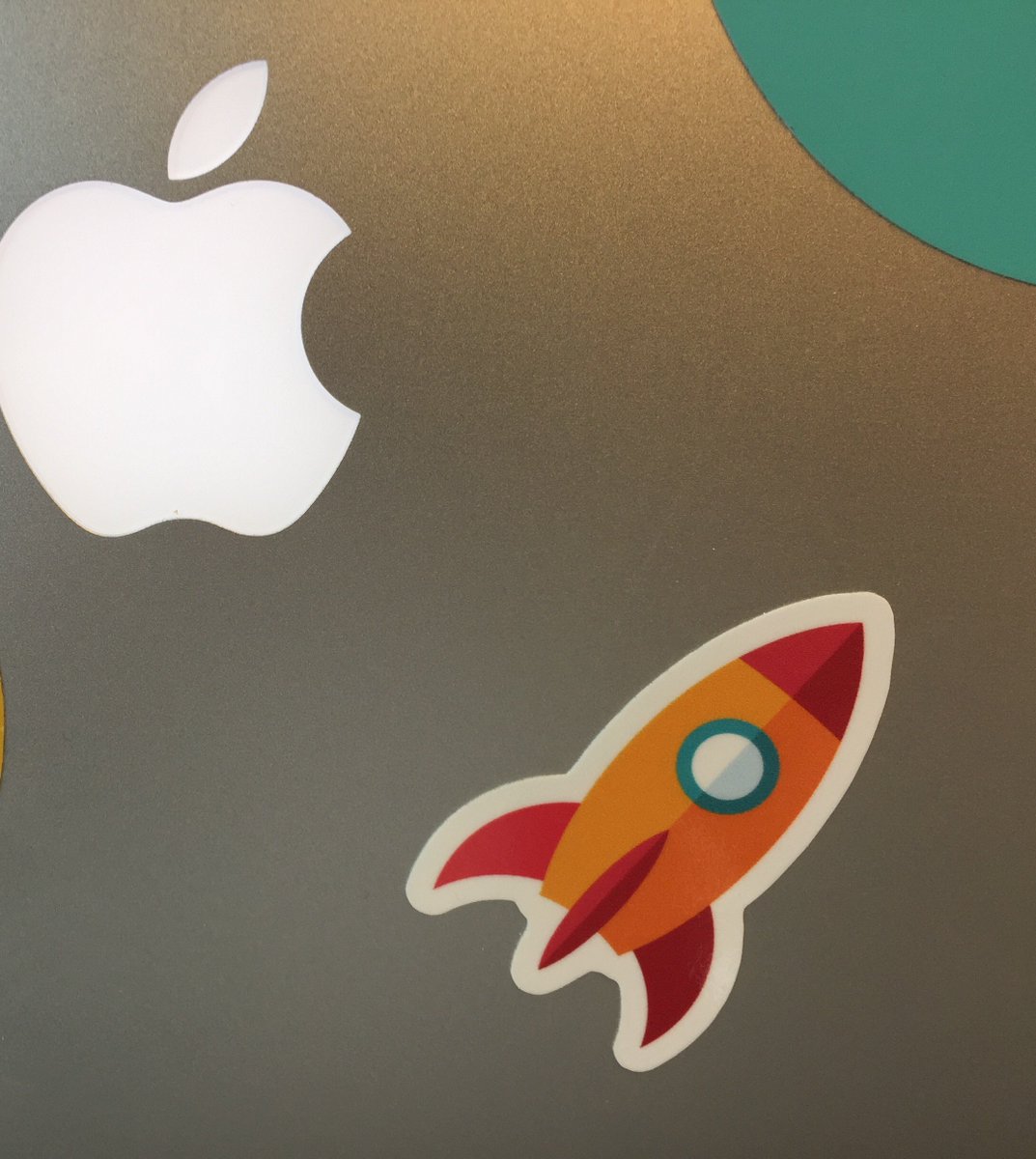 Thekilmurrykid's tweet photo. @markwoodland still donning @myxplor rocket proudly! 🚀#aussiestartup 🇦🇺#websummitbeta #lovemyxplor https://t.co/IhkMXwDa2z
