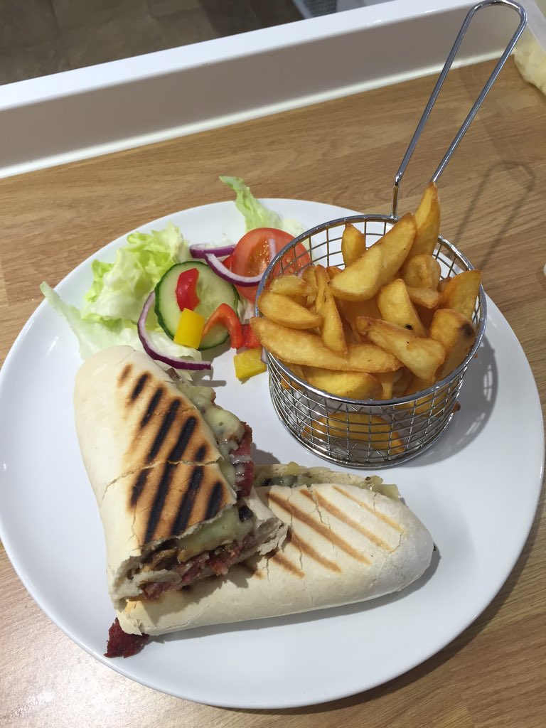 Butterfingers cafe (christine_lokes) Twitter