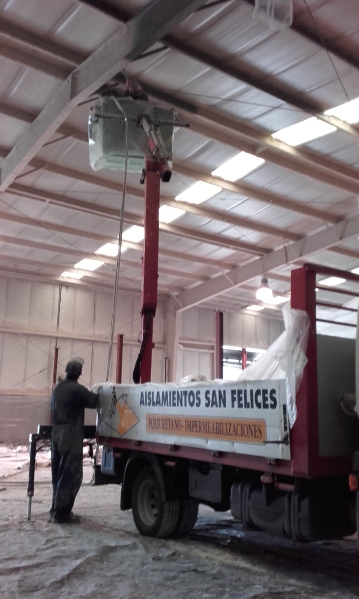 AislamientosSF's tweet photo. Protección pasiva contra el fuego de estructura portante de nave en Vargas, para yogures Clem https://t.co/yhbqvmJtfv