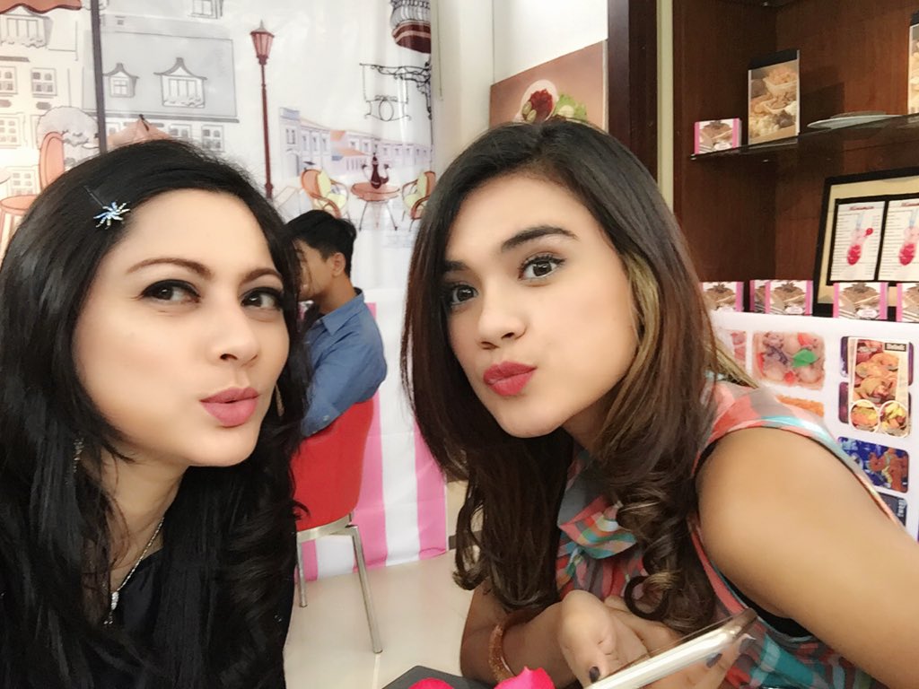 cutkeke73's tweet photo. nonton ya @RahasiaCintaSCT Now @SCTV_ @audimarissa_ @BillyDavidson_ @chelseaolivia92 @glennalinskie https://t.co/cmcBuiFyDJ