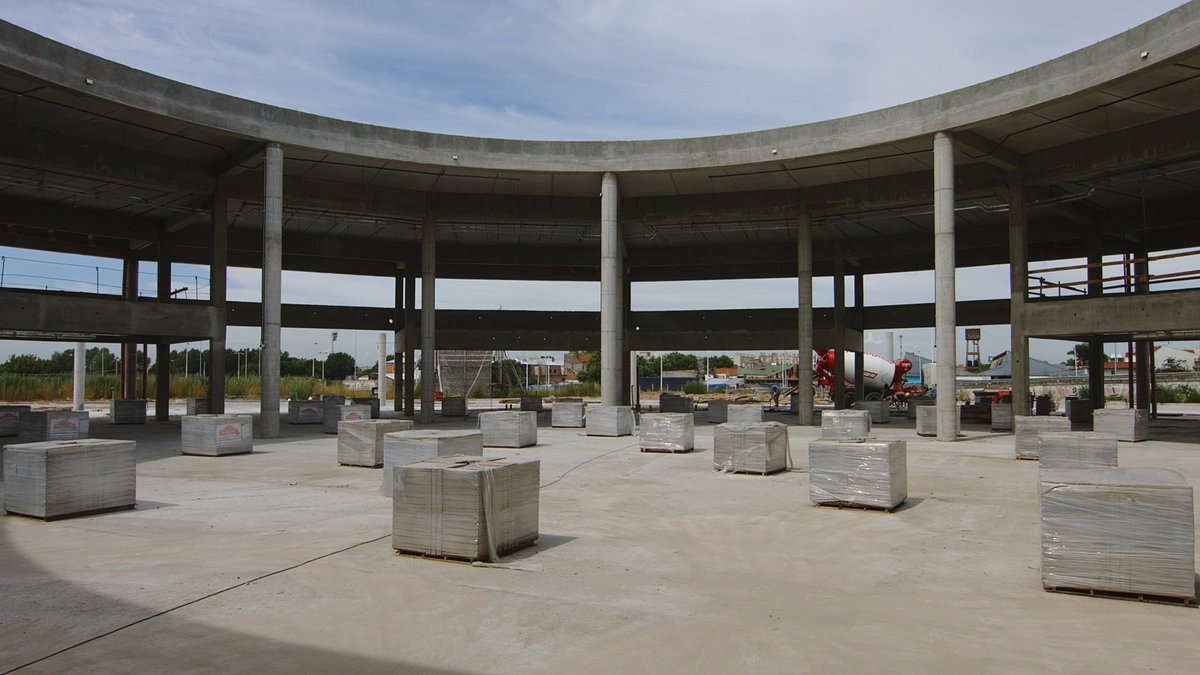 gcba's tweet photo. La nueva terminal de ómnibus impulsará el desarrollo comercial en el Sur de la Ciudad. https://t.co/GPP3wRuLt9 https://t.co/i34QpncfXx