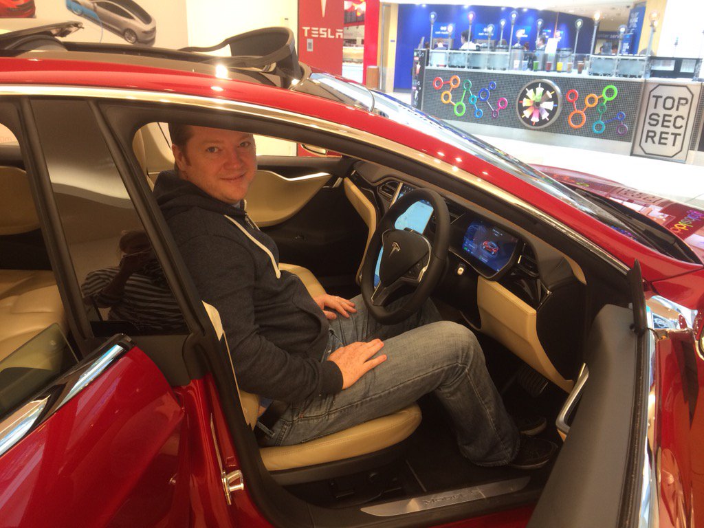 oriordann's tweet image. @teslamotors @elonmusk Swish but not practical.Deductible n 0 tax. No supercharge in #ireland. Wait for #modelIII