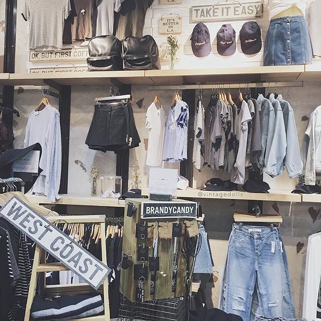 shabecira's tweet photo. this kind of closet plsssss!!! https://t.co/VjORKPPRbW