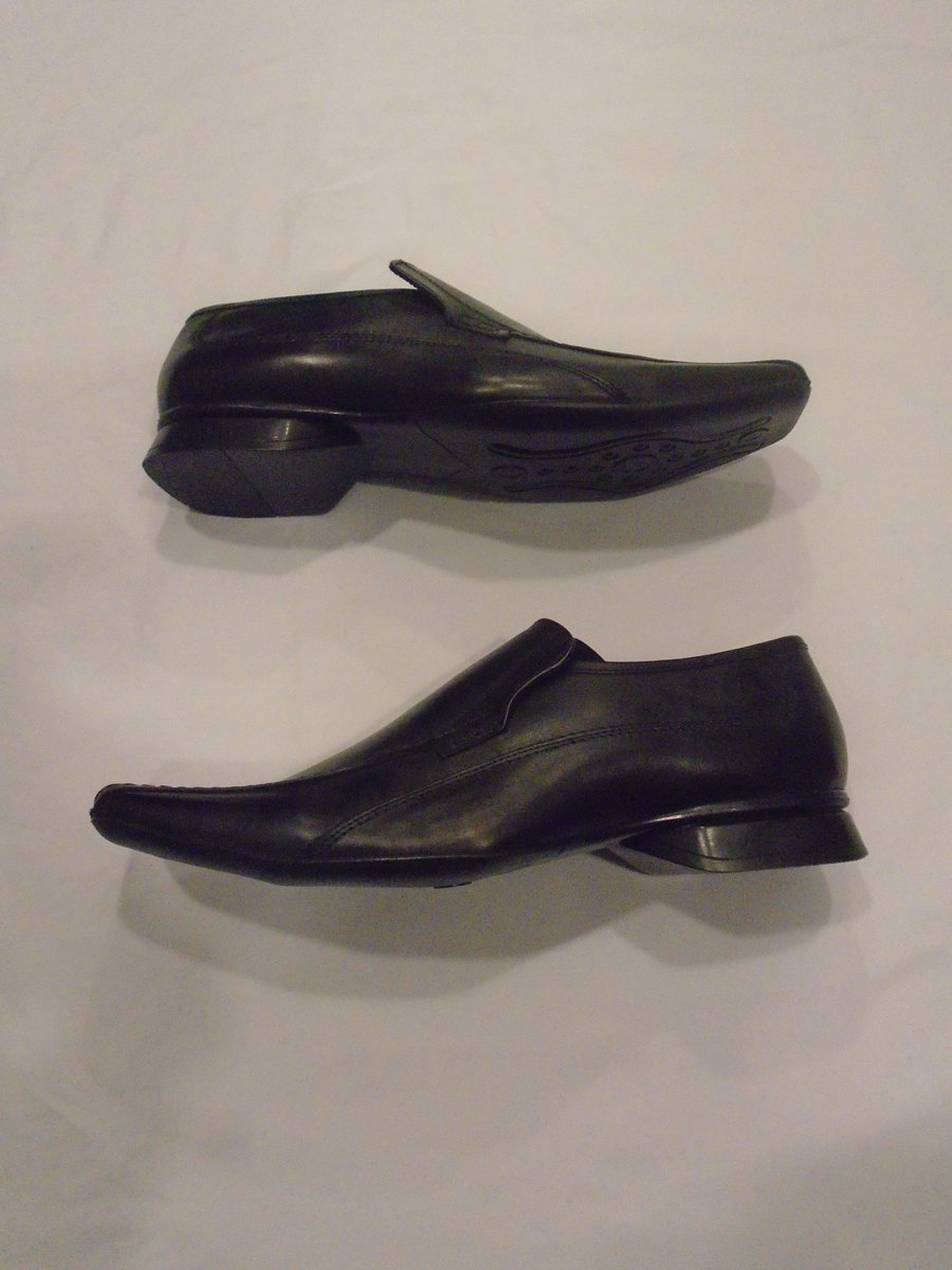 For the man who is in need of new #shoes we have these #leather slip ons by <a href="/SOLETRADER/">SOLETRADER</a> Only £25 #edgware