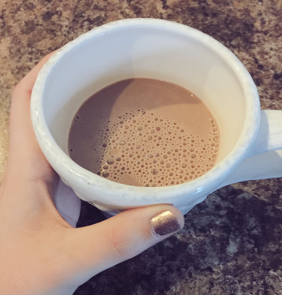madisonreeves_'s tweet photo. good morning, chocolate milk.. thanks for helping me stay awake. #24HoursStrong https://t.co/UXajTu7bEg