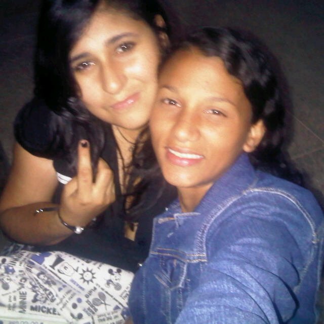 gleiny5's tweet photo. bellos todos sobrinos hija y amiga Ah y yo Jajaja https://t.co/0wDrauY5o8