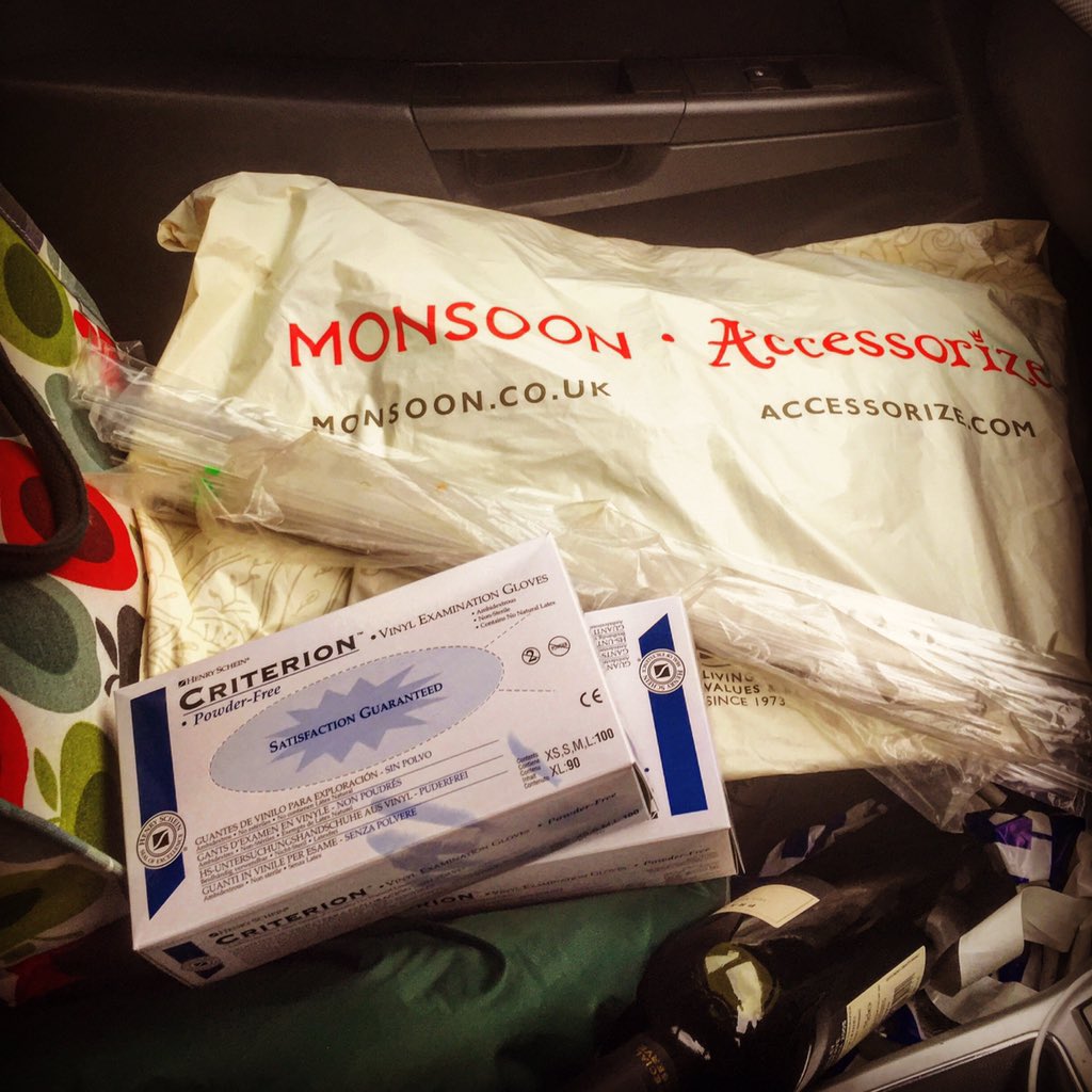 Posh frocks and insemination guns! Must be time for Congress #FAVS2016 👠👯🐂🐄🐏🐖