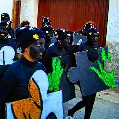 MercaPuzzle's tweet photo. Porfin #sanviernes #carnaval #NoHayNadaPeorQue ir sin #disfraz en #carnaval, ¡haz #comparsa como esta de #puzzle ! https://t.co/elWNfN0dYZ