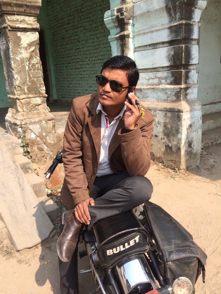 AdDeepakverma's tweet photo. A- Apple,अ- अनार और Z- Zebra,ज्ञ-ज्ञानी तो बताओ हिन्दी बढ़ा या English 
Chandra prakash Verma https://t.co/FTC4Mow7aB