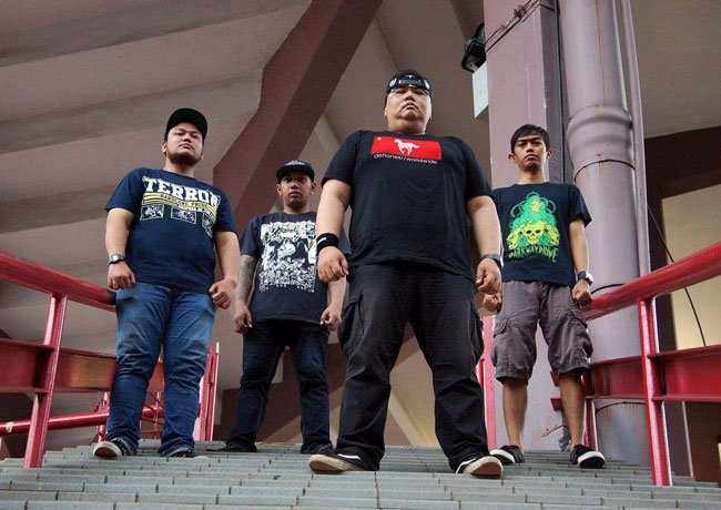 Free Download: Paper Gangster - "Pride" bit.ly/20KWvvT