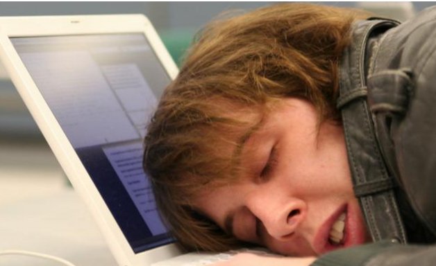 meltyCampus's tweet photo. Cet étudiant devient un mème internet dès son premier jour de stage ! https://t.co/DtYHtPxC2B https://t.co/99sLdVOR52