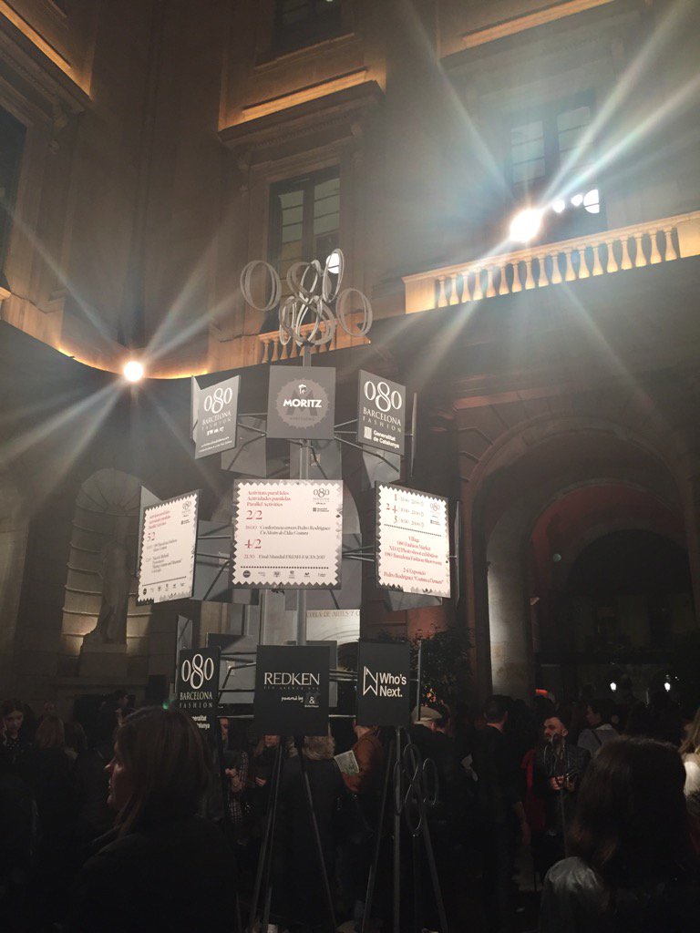 PaulaCarda_'s tweet photo. Una bona setmana d'experiències i #moda sobre tot moda! @080_bcn_fashion @1thousandshoes #comunicacion https://t.co/xrPzkmrCGu