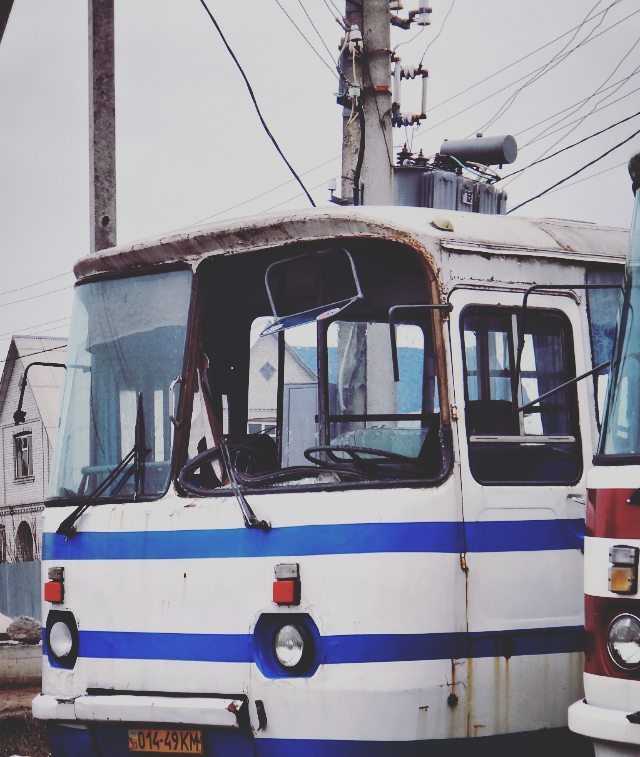 oldcar_photo's tweet photo. #naturelovers #history #photographysouls #retro #retrocar #oldcar #bus #car #vsco #beautiful #visualoflife #visualo… https://t.co/6251Ldtis4