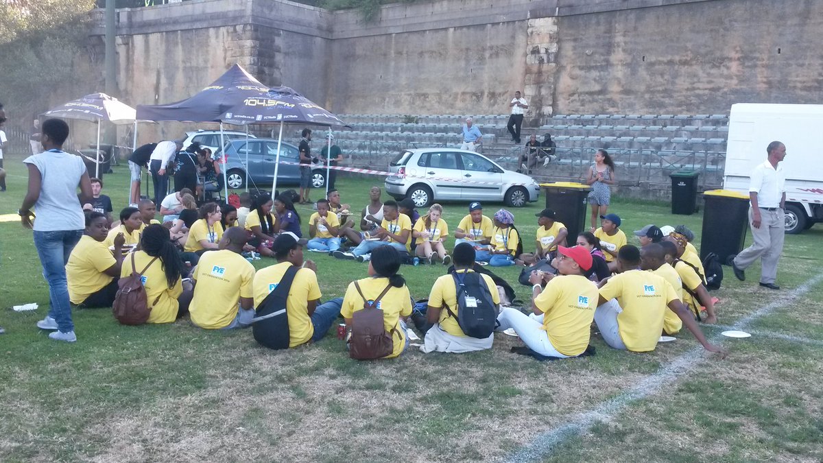 Samzza_x's tweet photo. YAAAAAAAAAS ππͺππ
Commerce OLs are Squad Goals ββ #UCTCommerce2016 #Leslie β€ https://t.co/1ptosbEe3r