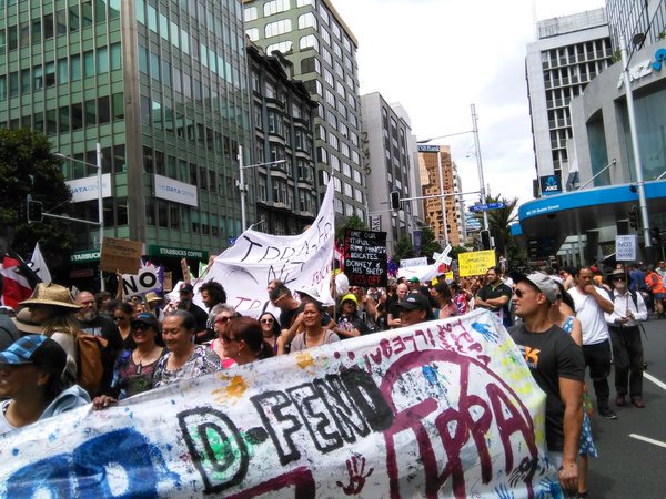 埋め込み画像への固定リンク