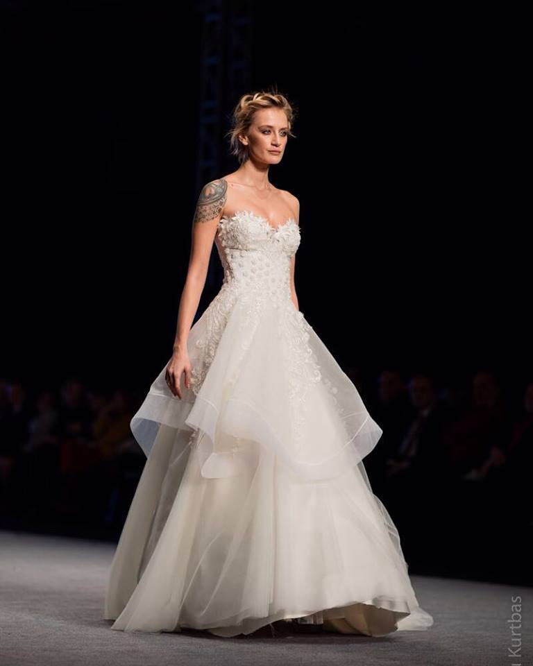 EGSD1992's tweet photo. 2015 Gelinlik Tasarım yarışması birincisi Taner Tabaklı'yı tebrik ediyoruz
#ifwedding #izmir #ifweddingfashion #2016 https://t.co/AUxLSslVDf