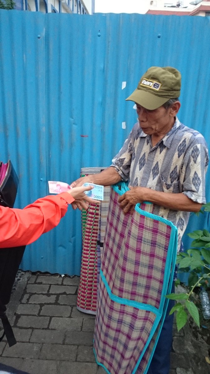 RobinHood_INA's tweet photo. @GPRindonesia Tentunya tidak menawar, justru kembalian saya relakan. #ayoMembantu #berbuatBaiklah @ayoeniech https://t.co/v8k2PtWz87