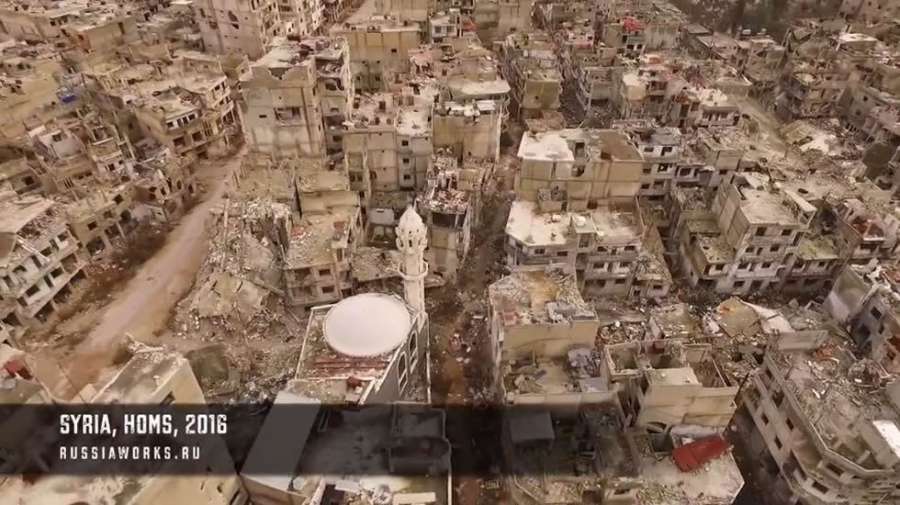 A3Noticias's tweet photo. Un dron muestra la devastación de la ciudad siria de Homs tras cinco años de guerra ► https://t.co/3S1pCYTy4M https://t.co/vgJFEYJYlF