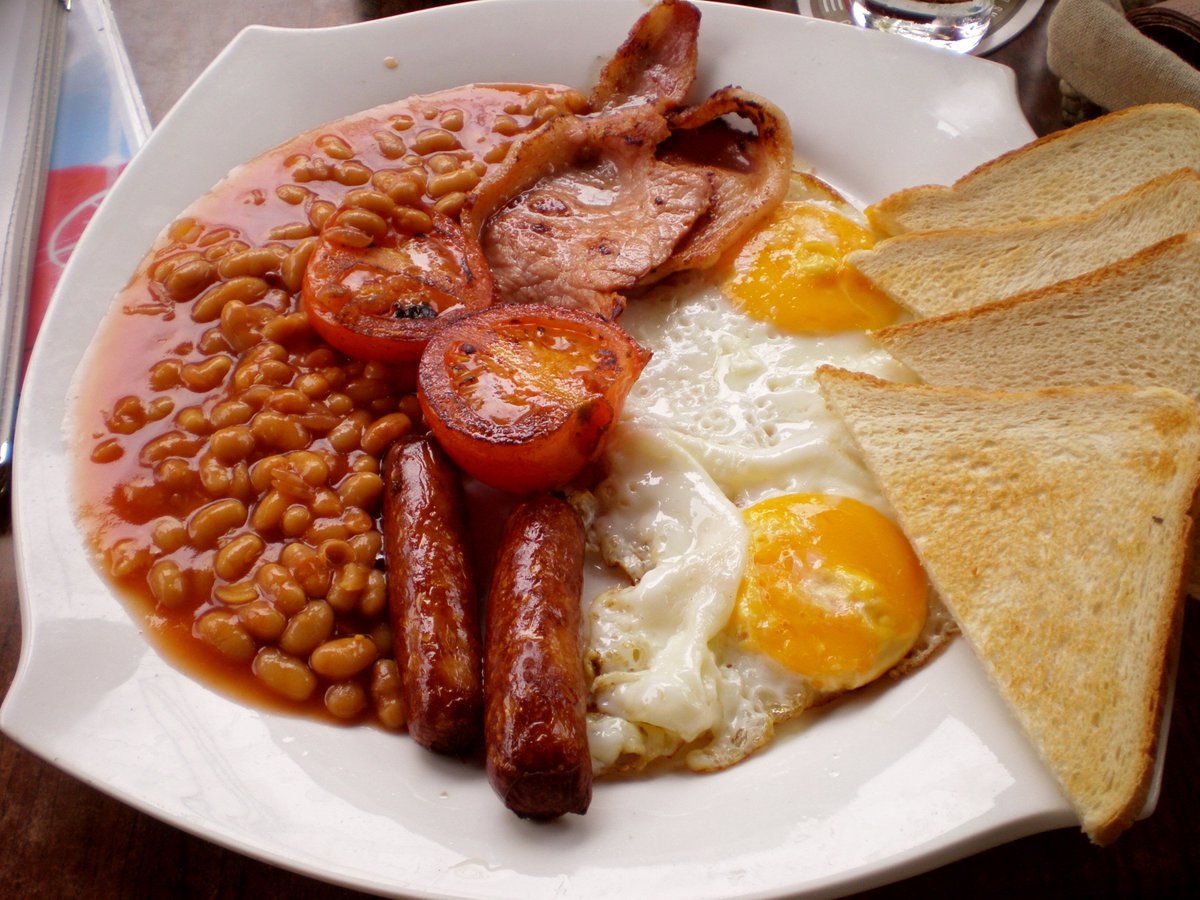 mrHappyBread's tweet photo. Admit it, whether white or wholemeal, fried or toasted, a full English HAS to have bread!... #NationalBreakfastWeek https://t.co/Wbyc7v99hN