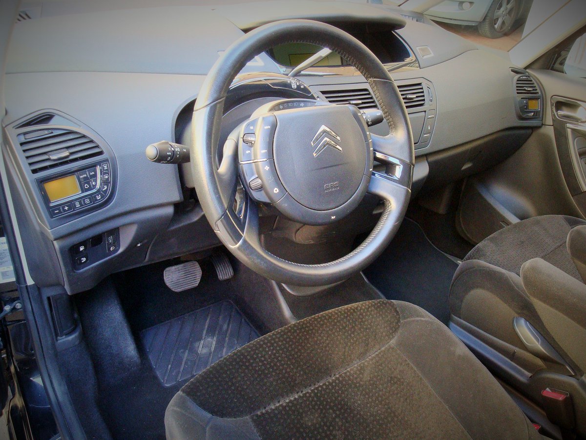 AutoCicognara's tweet photo. NUOVO ARRIVO: Citroen C4 G.Picasso 2.0 HDI Exclusive
https://t.co/ArwMD64KwN
#AC63MI #Monovolume #7posti #Citroen https://t.co/LR4JRG8lf7