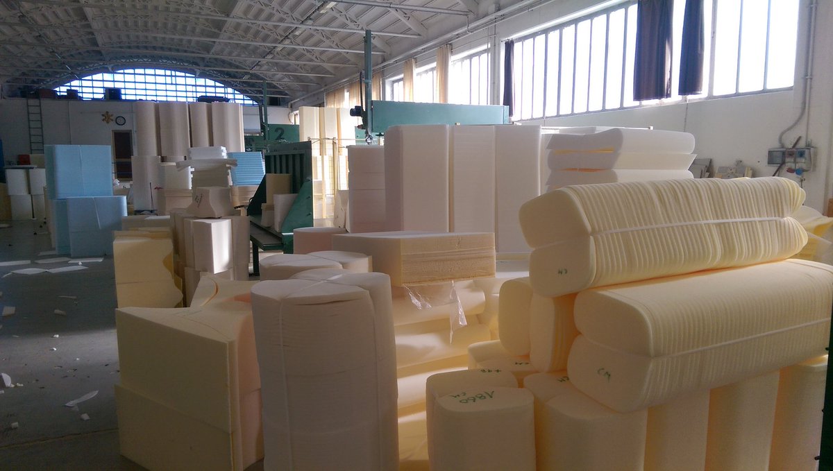 producks_design's tweet photo. Enough foam for everyone... #design_process #prototype #iSaloniofficial #producks https://t.co/ppCe2Qp4TN