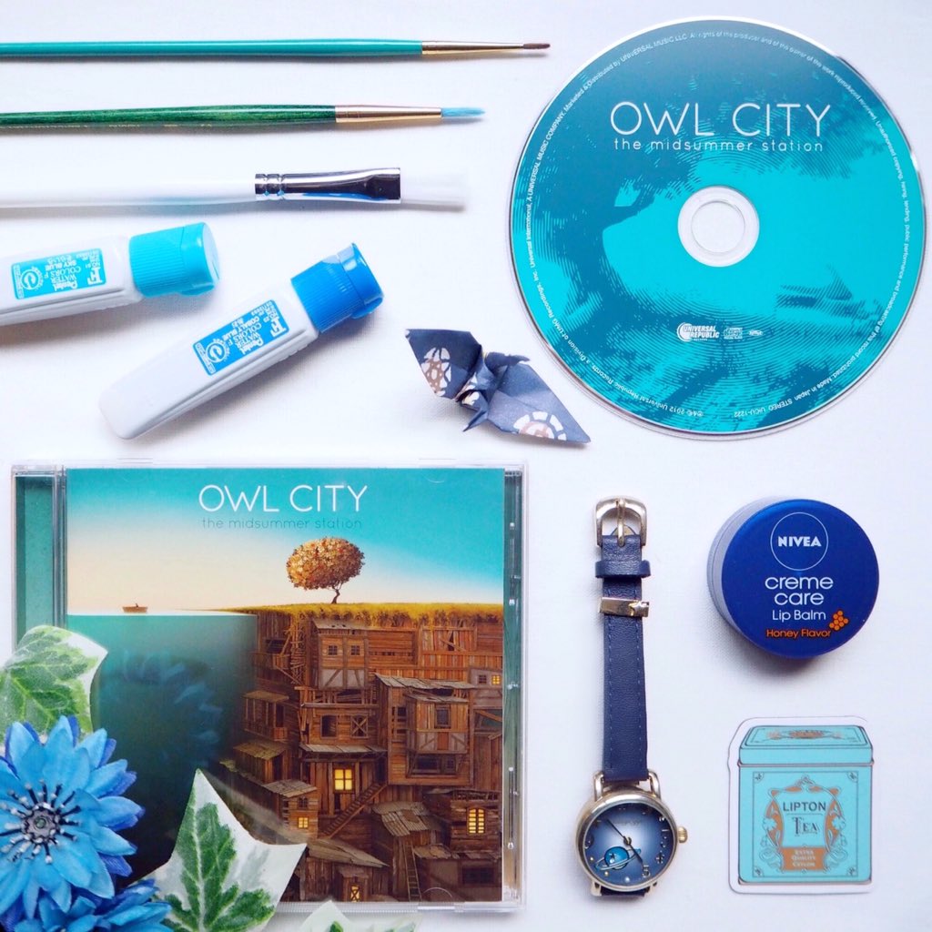 crowcourier's tweet photo. did more of @owlcity's CDs bc everyone knows im a big OC lover 

"albums+things around my room" series https://t.co/cMNIR1MQZc