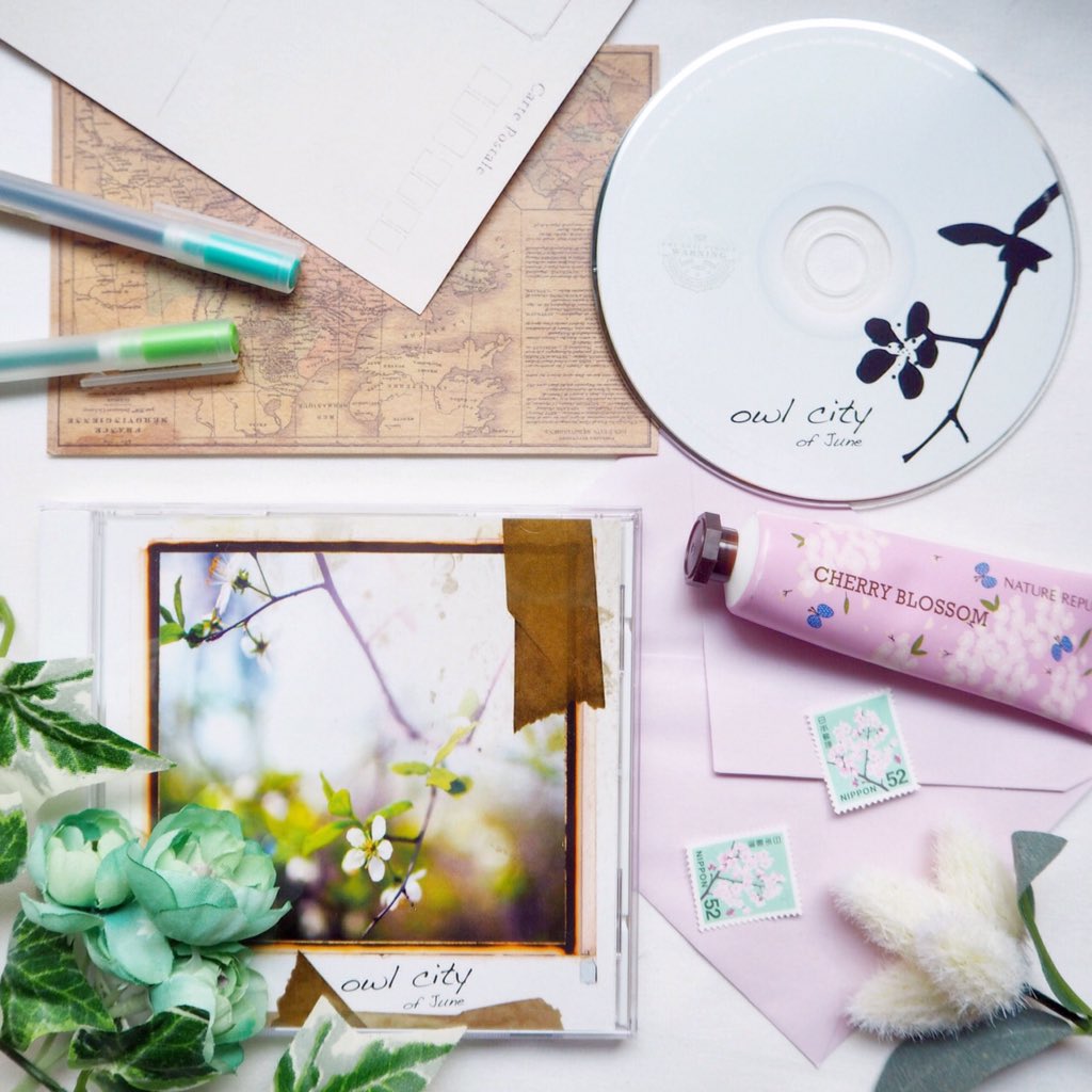 crowcourier's tweet photo. did more of @owlcity's CDs bc everyone knows im a big OC lover 

"albums+things around my room" series https://t.co/cMNIR1MQZc