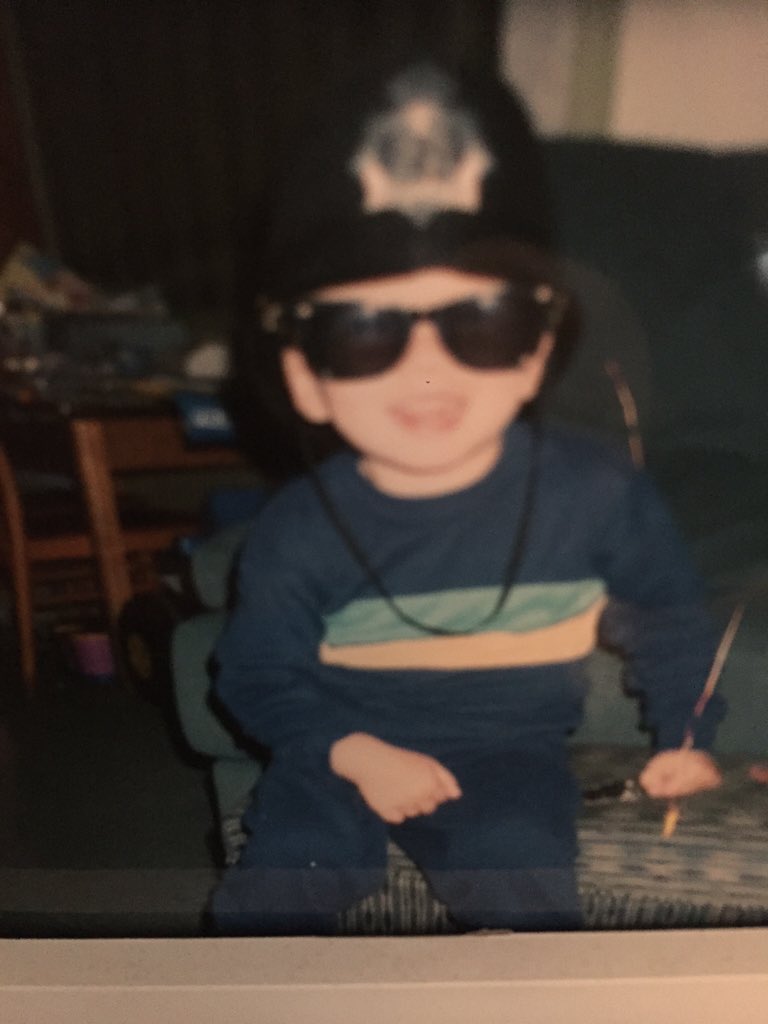 samgooding123's tweet photo. When im talking snitches I mean I'm talking @MMaltwood  wanted to be fed since he was 3 https://t.co/gsqf5LSHqf
