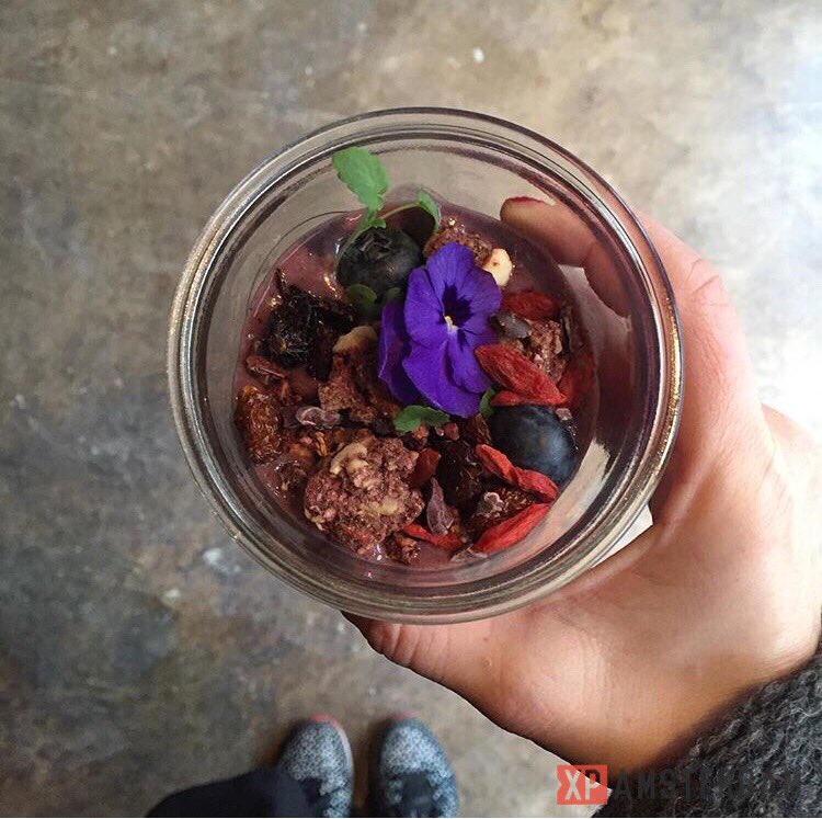 xp_amsterdam's tweet photo. There's a new kid in town: healthy food café SNCKBR! Pay them a visit this weekend @ van Woustraat 34! https://t.co/pdnrQ9x6Gt