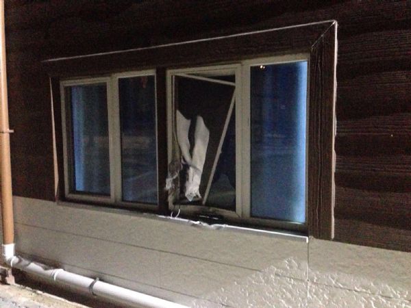 PKK 9 Eylül Üniversitesi'ni Bombaladı!
tgb.gen.tr/turkiye/pkk-9-…