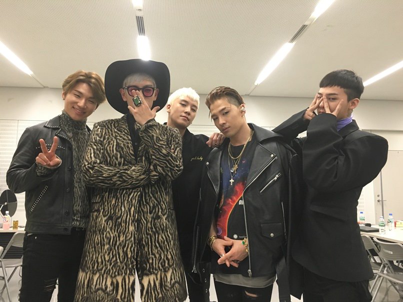 Music Station Sur Twitter まもなくbigbang およそ3年半ぶりのmステ出演で Fantastic Baby と Bang Bang Bang のスペシャルメドレーをファンの前で披露 Mステ T Co Rhbk56bwf3 Music Station Sur Twitter まもなくbigbang およそ3年半ぶりのmステ出演で Fantastic Baby と Bang Bang Bang のスペシャルメドレーをファンの前で披露 Mステ T Co Rhbk56bwf3