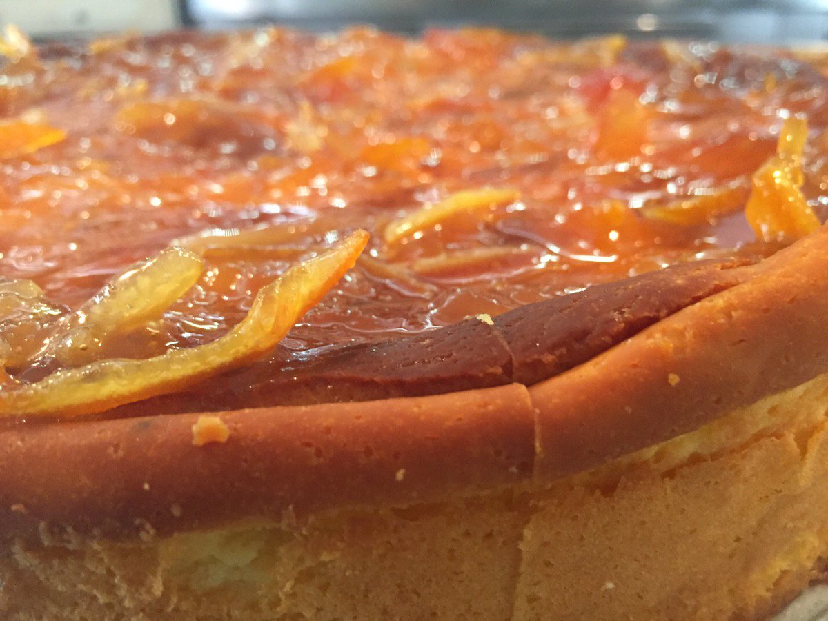 BarCapVerd's tweet photo. Al @BarCapVerd tenim menú de migdia.
I també postres casolans! Heu vist quina pinta té el pastís de formatge? Mmmm! https://t.co/jokOtlCINP