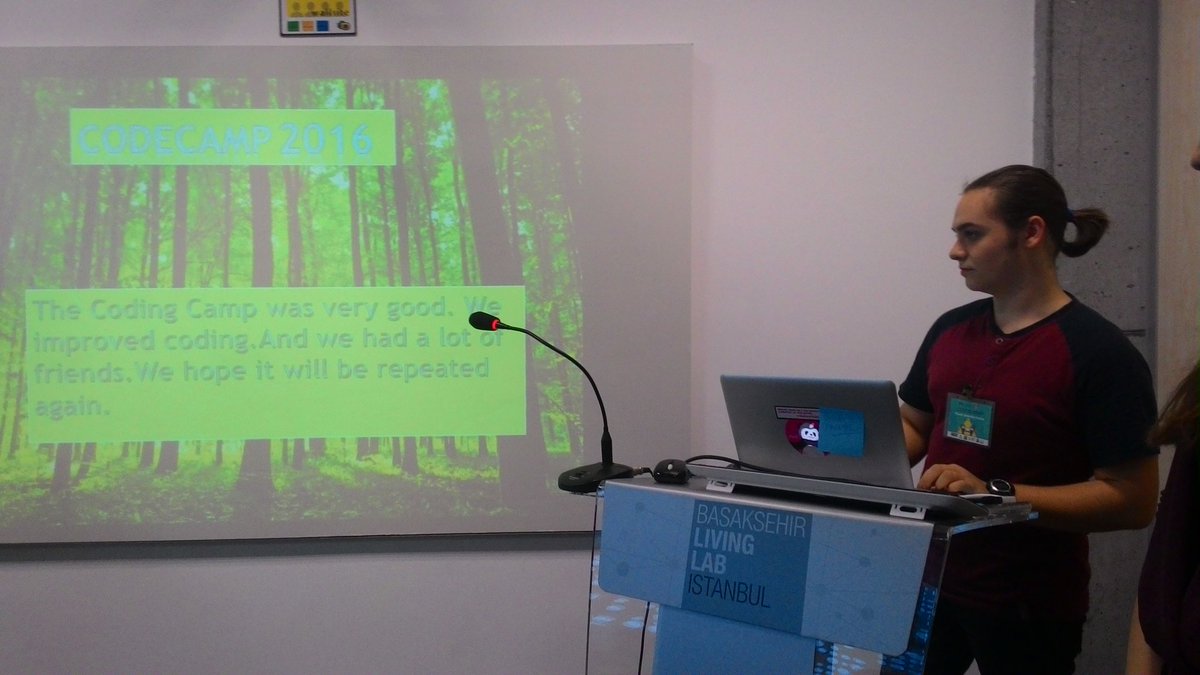 CoderdojoTurkey's tweet image. Wild animal teams are making presentesion #codecamping #coderdojoturkiye #coderdojoromania