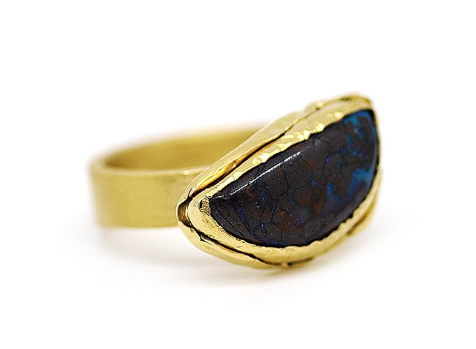 HewaidaRamly's tweet photo. #Desire #Jewellery by Hewaida Ramly 
#ChelseaHall Stand 4 
26-28 February 2016
@designledreview, @CraftCentralUK https://t.co/bGYg8PrdjM