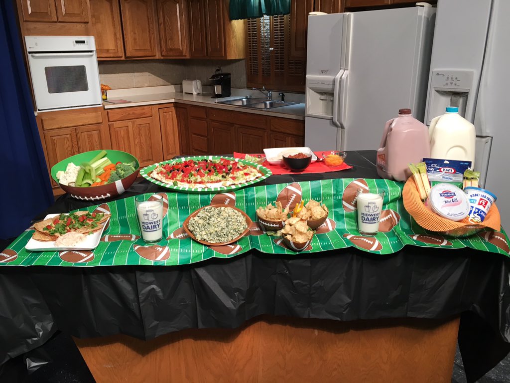 ErinRDN's tweet photo. Needs power #protein plays for #SuperBowl? Tune into @KCCINews for the game winning nutrition plays @MidwestDairy https://t.co/wyg2R7ztpE