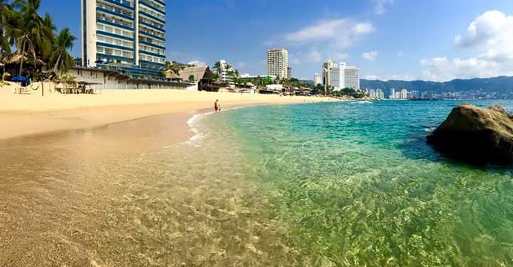 ¿Qué vas hacer el fin de semana? 
Ir a la playa es una excelente opción, disfruta del clima #BuenViernes
