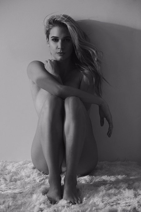 Usually there r 2-3 photos ina shoot I get obsessed w. This series has been different. TY @joshryanphoto<a href="/tag/saturshoppingday"class="tags"><span>#saturshoppingday</span></a>