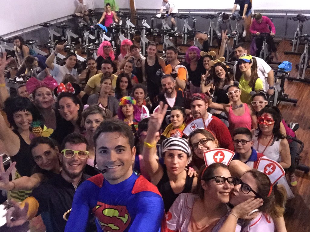 D11Sanchez's tweet photo. Sesión de Spinning de Carnaval ayer!! Genial!! https://t.co/lNUQc96XBX