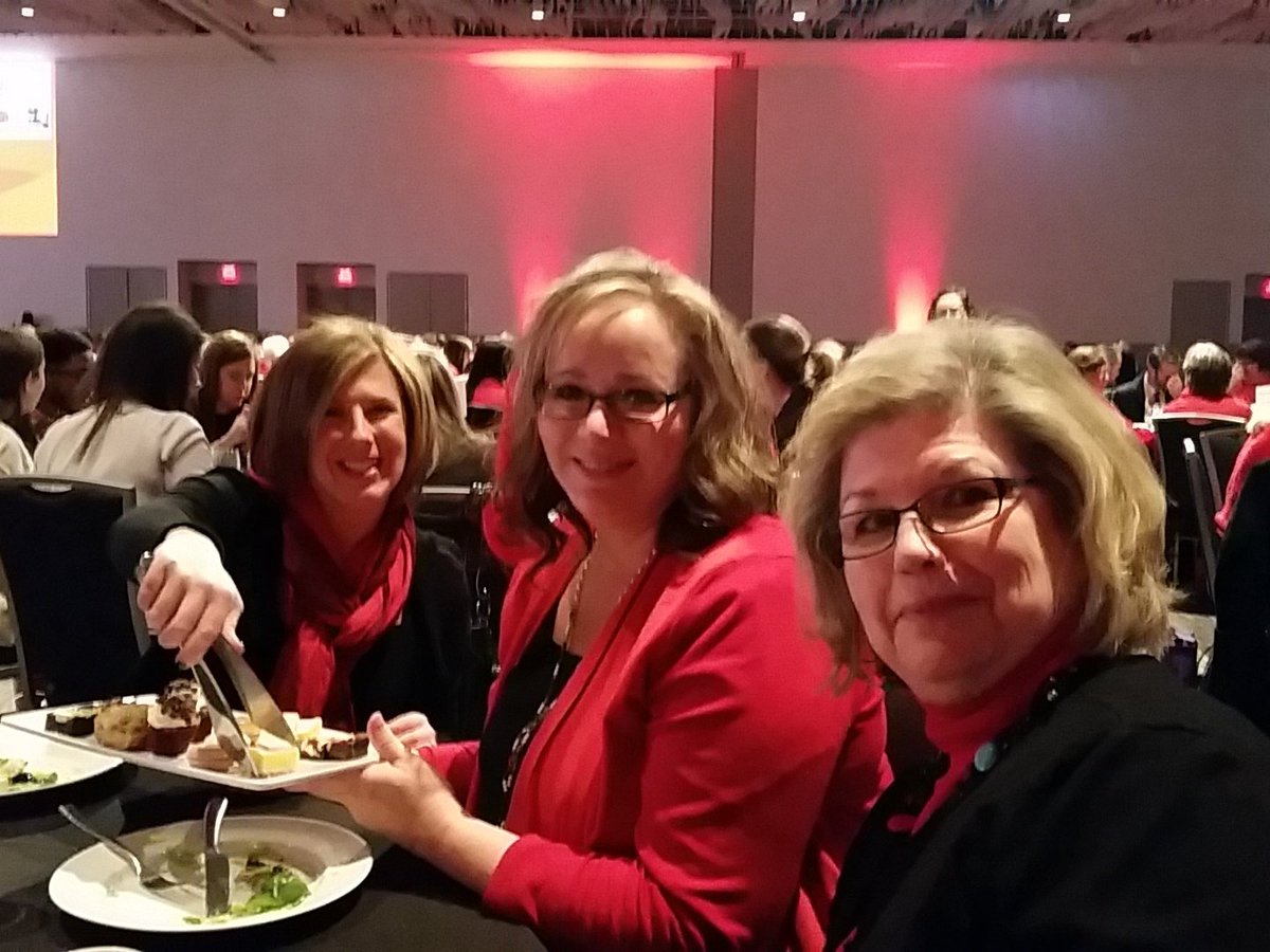 John440gardner's tweet photo. 2016 Go Red For Woman! #GoRedForWomen https://t.co/j4Y0BOT00O