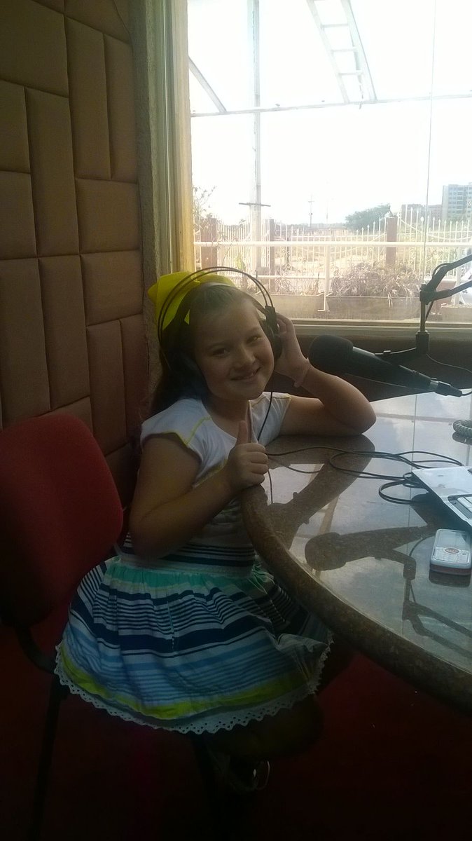 ¡Ellas recibieron su premio! Recuerda que si vienes a News 105.3 FM también puedes obtener el tuyo 😊