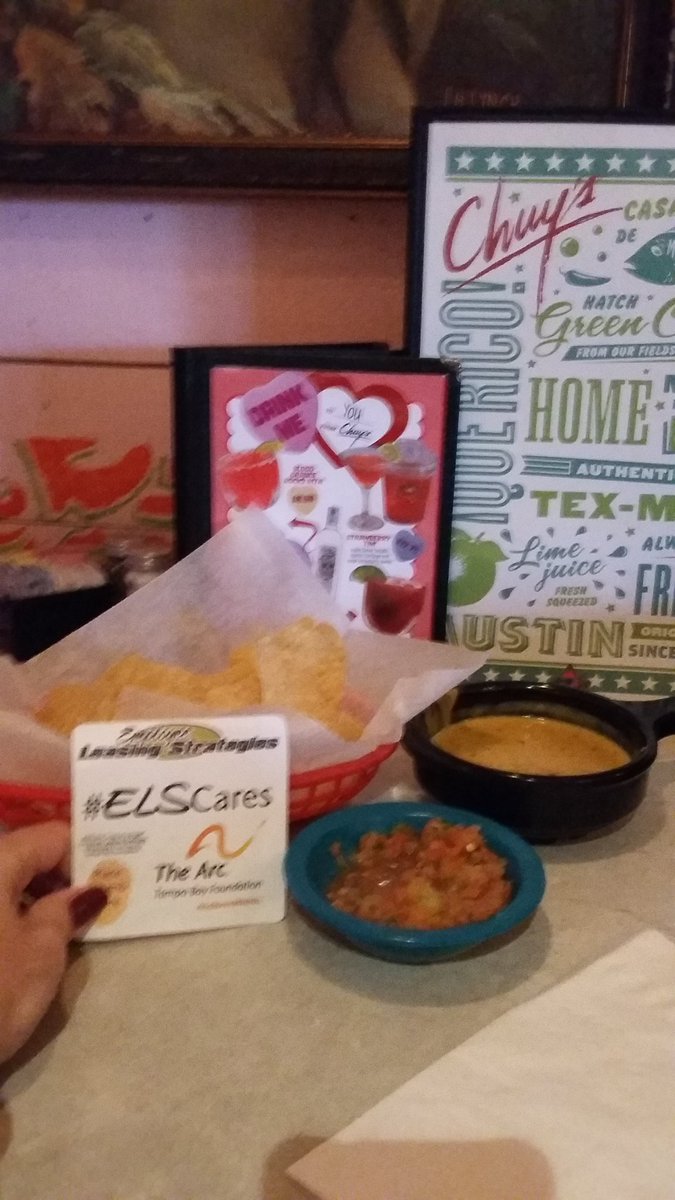 Margaret_arctb's tweet photo. #ELSCares #Achievewithus @Chuy's in Orlando https://t.co/HX2bRIDl7p