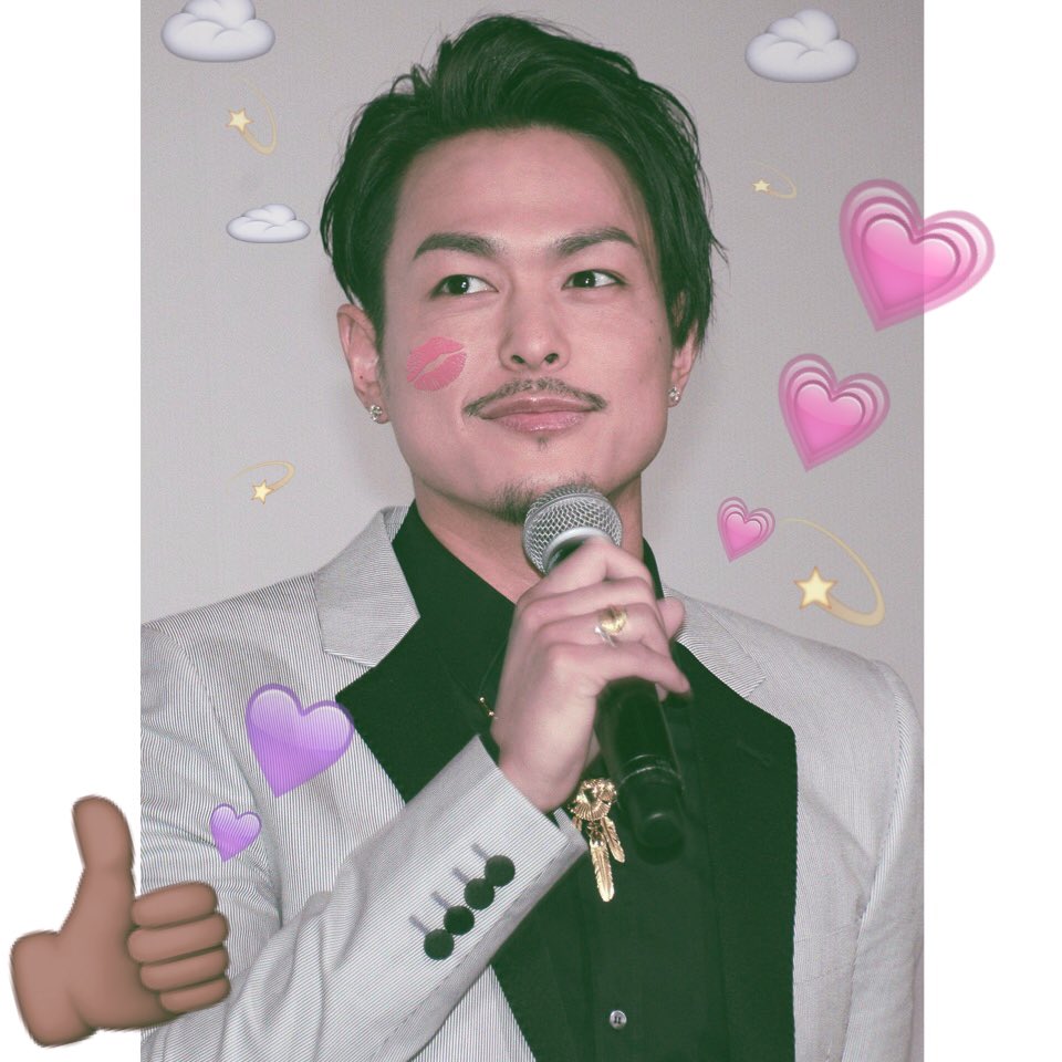 R_itk_333's tweet photo. 久々こんばんは👋🏼👋🏽👋🏾

こないだのSPARKの隆二くんキモさとダダさ兼ね揃え過ぎてどうしようかと思ったけど、やっぱりちゃんとした格好に髪型したら見違えるほどに男前。

やっぱ黒髪かな。もう一段階短髪にしたら言うこと無し👨🏻💋💗 https://t.co/sjDe7Pwo2L