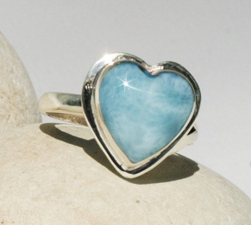 Yu2Xiaogang's tweet photo. Larimar Caribbean Azure Sky Heart Ring Sterling Silver authentic B… https://t.co/TIEXtUnzft #etsymntt #BlueHeartRing https://t.co/1AGiEj0xj1