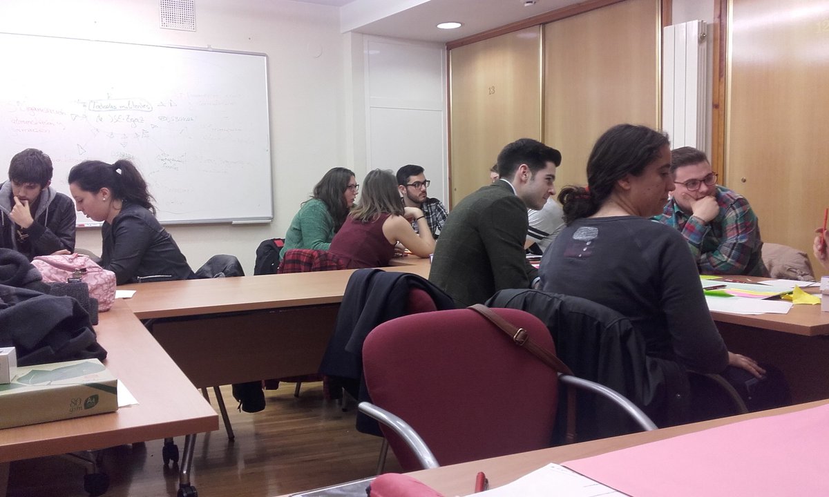 Después de visitar el Parlamento Vasco en Vitoria, debate y trabajo con l@s compañer@s de <a href="/JSE_Egaz/">JSE-Egaz Ramón Rubial</a>