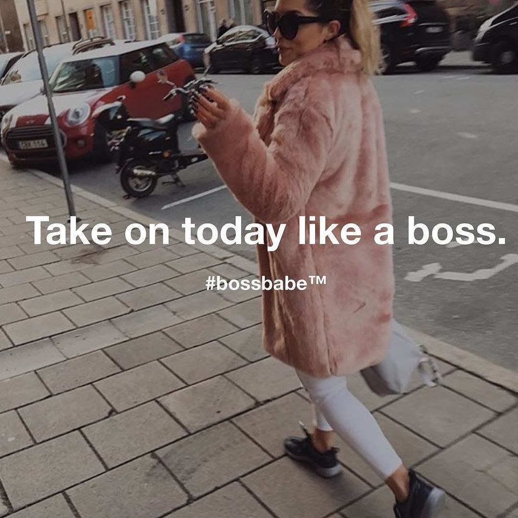 teambossbabe's tweet photo. Tag somebody who needs that push! 🌟Tap into it. It's blissful. 💕Boss Babe &amp; CEO of Hello Fearless, @SaraDavidson, w… https://t.co/PTmnHZZUFv