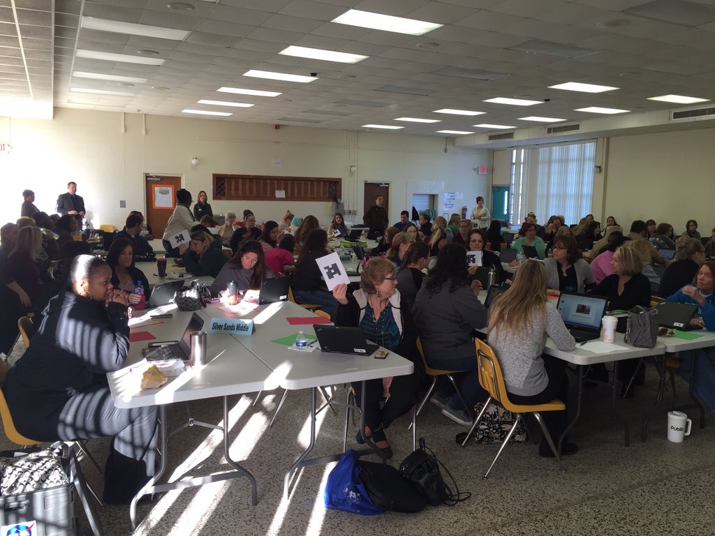 6th grade ELA &amp; Science teachers plickering @ digital tools training!